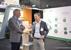 Bart Hagenbeek of Protix talking to Hans Jacob (left).                   